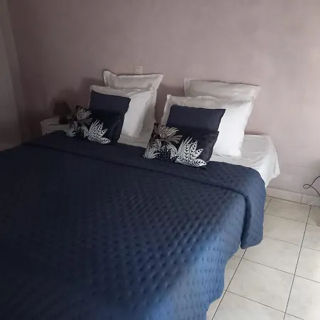 Сasa de vacaciones Le Pigeonnier Du Figue-haut Avec Piscine Privée à Lacapelette