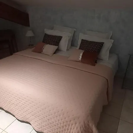 Le Pigeonnier Du Figue-haut Avec Piscine Privée à Lacapelette Durfort-Lacapelette