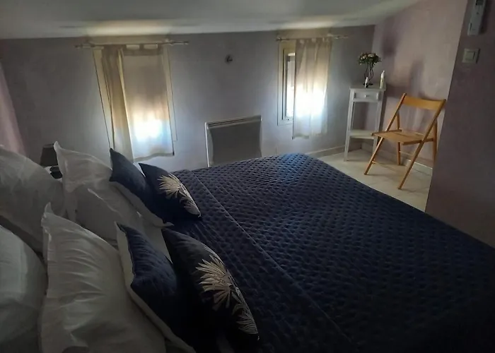 Le Pigeonnier Du Figue-haut Avec Piscine Privee A Lacapelette