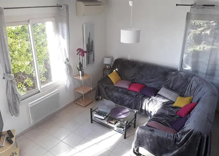 Vakantiehuis Le Pigeonnier Du Figue-haut Avec Piscine Privee A Lacapelette