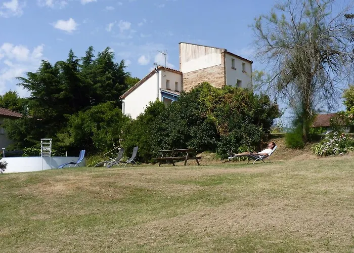 Vakantiehuis Le Pigeonnier Du Figue-haut Avec Piscine Privee A Lacapelette Durfort-Lacapelette