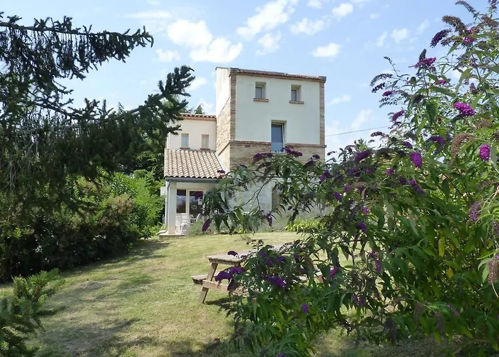 Le Pigeonnier Du Figue-haut Avec Piscine Privee A Lacapelette Durfort-Lacapelette